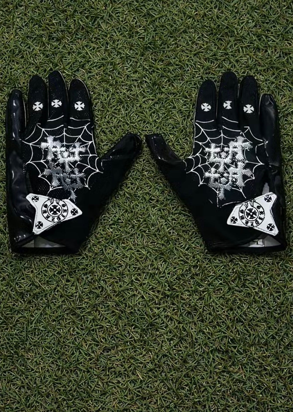 spider web football gloves ￼