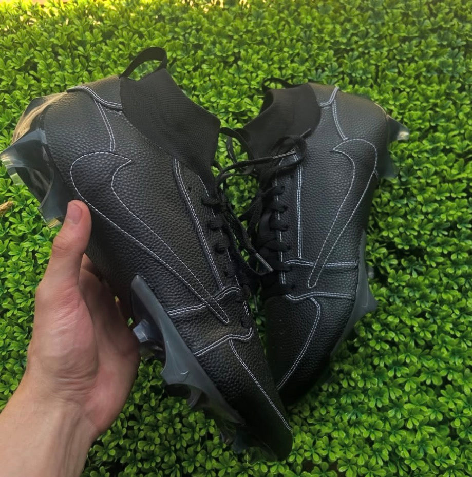 BLACK TRAVIS SCOTT CLEATS